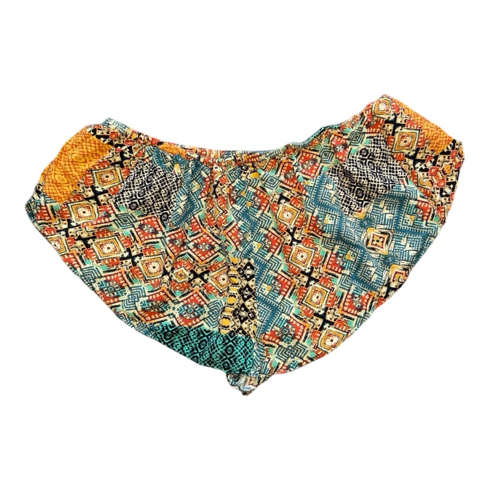 Colorful Geometric Patterned Flowy Short Shorts - Picture 6 of 9